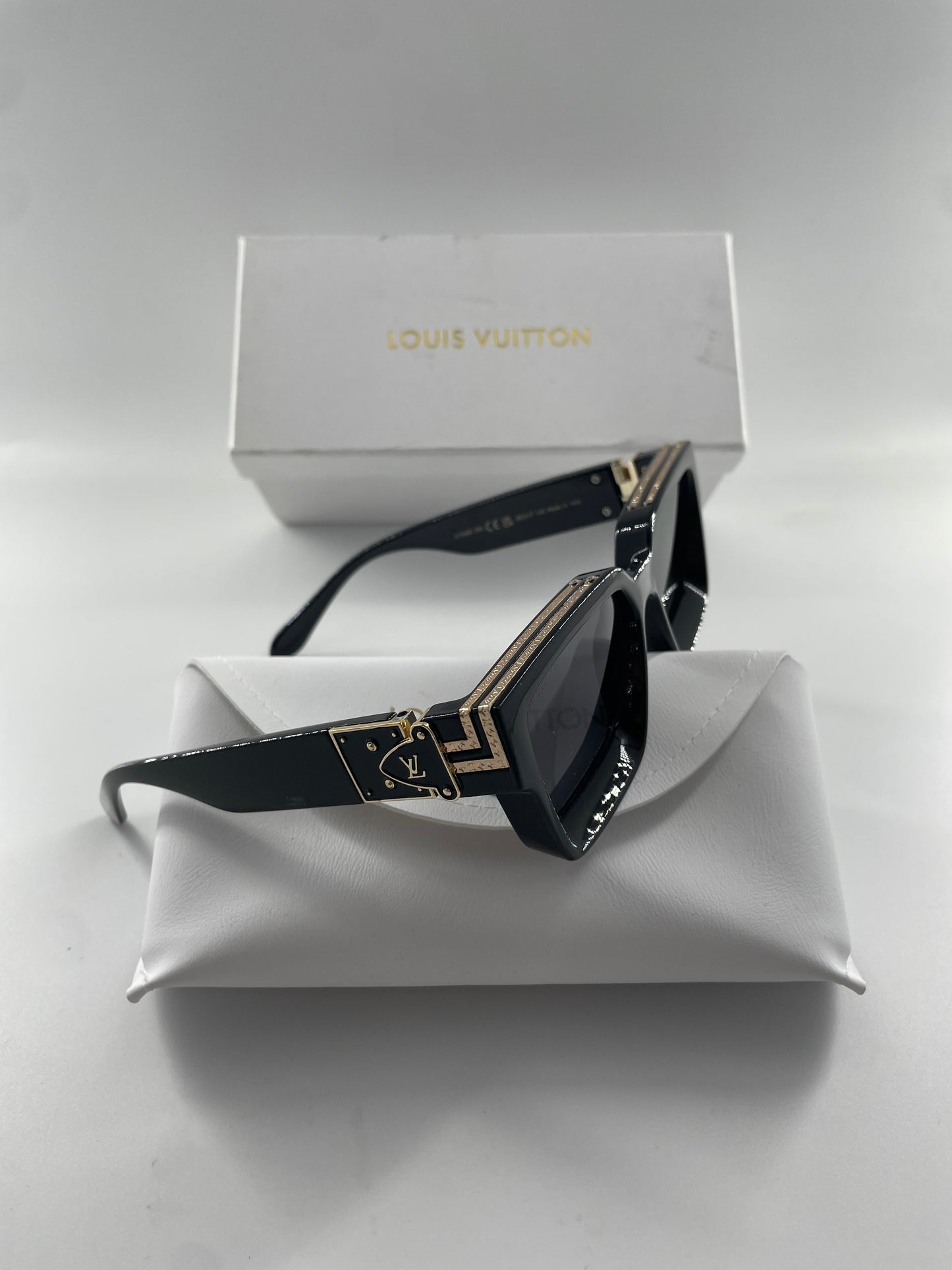 1.1 LV Millionaire medium size