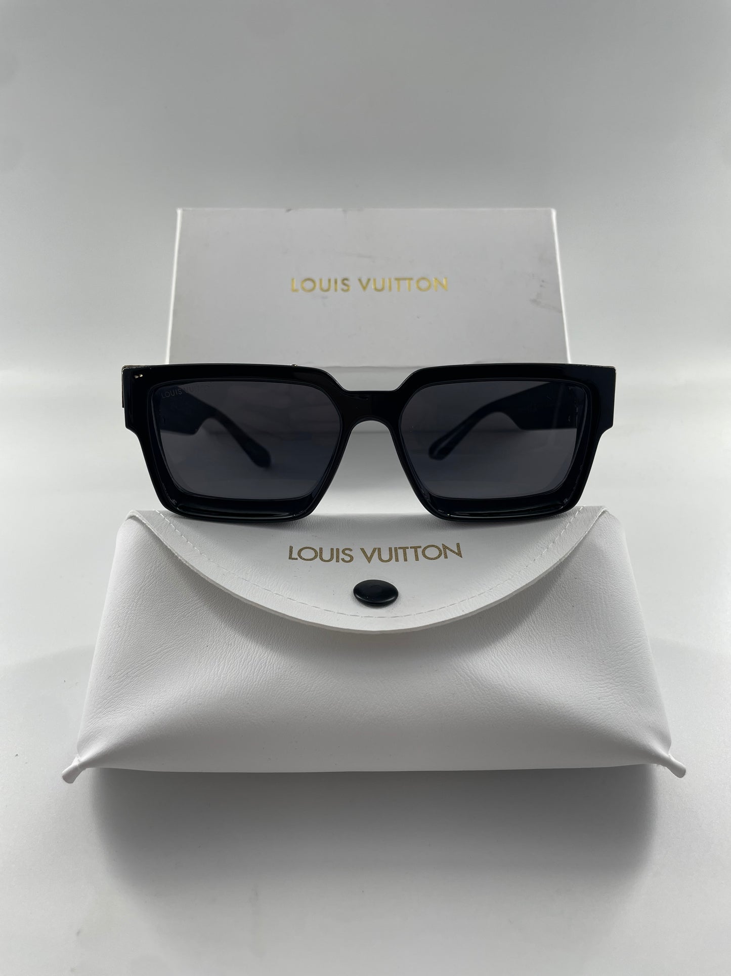 1.1 LV Millionaire                                        medium size
