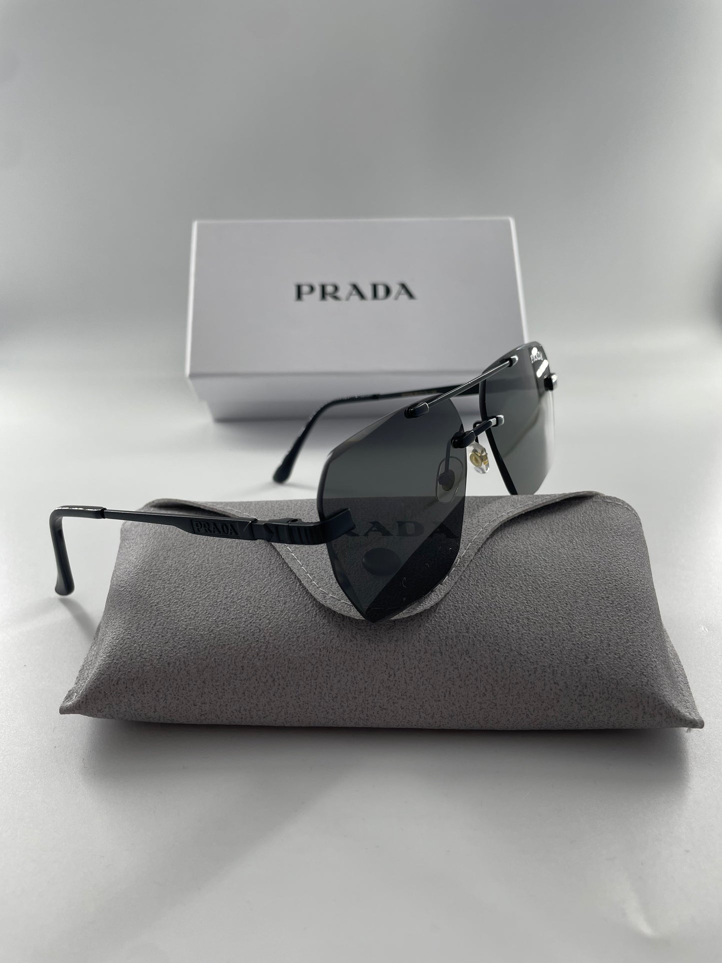 PRADA - ALL BLACK